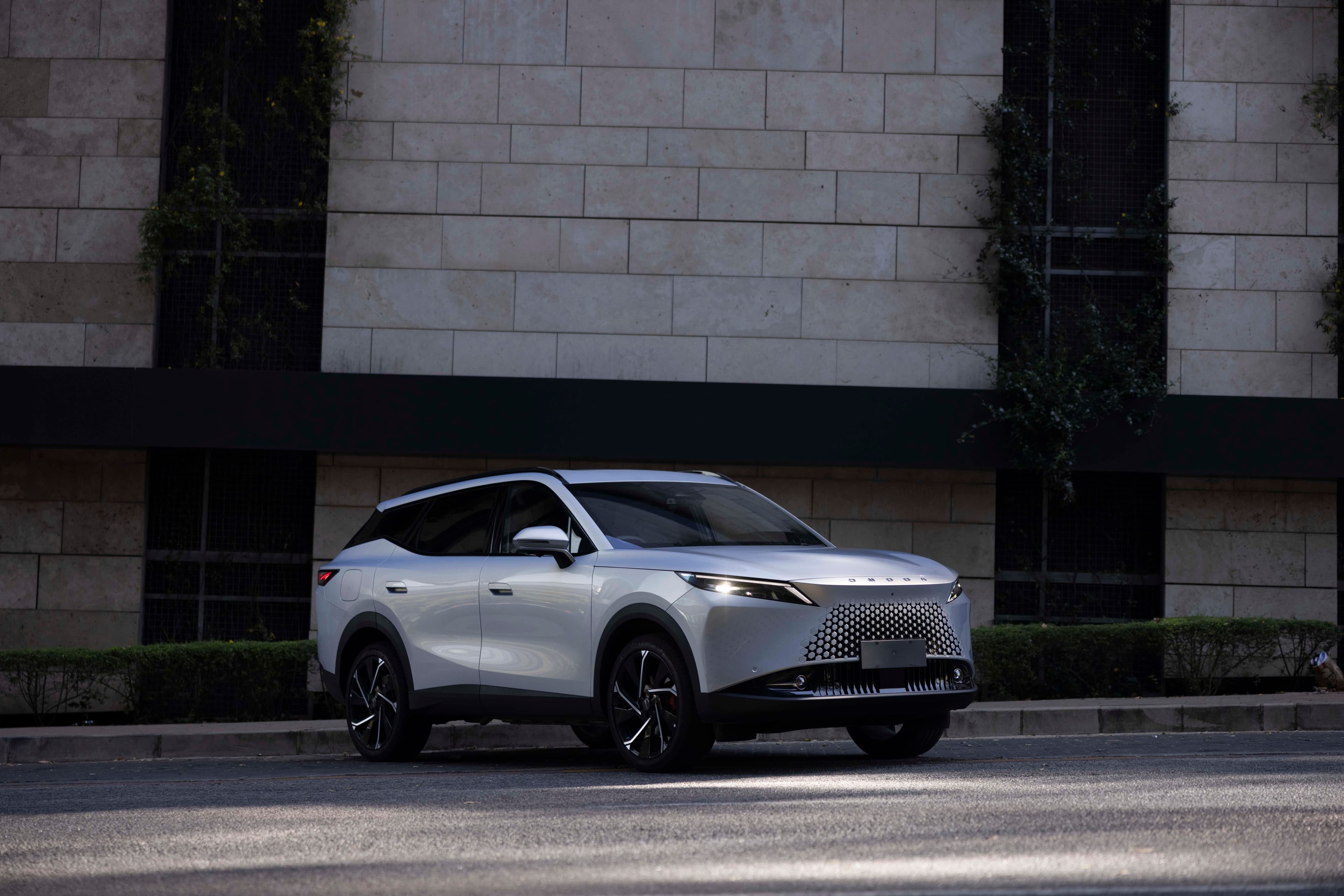 OMODA C7 and JAECOO J5 set to shine at Festival Of Motoring 2025