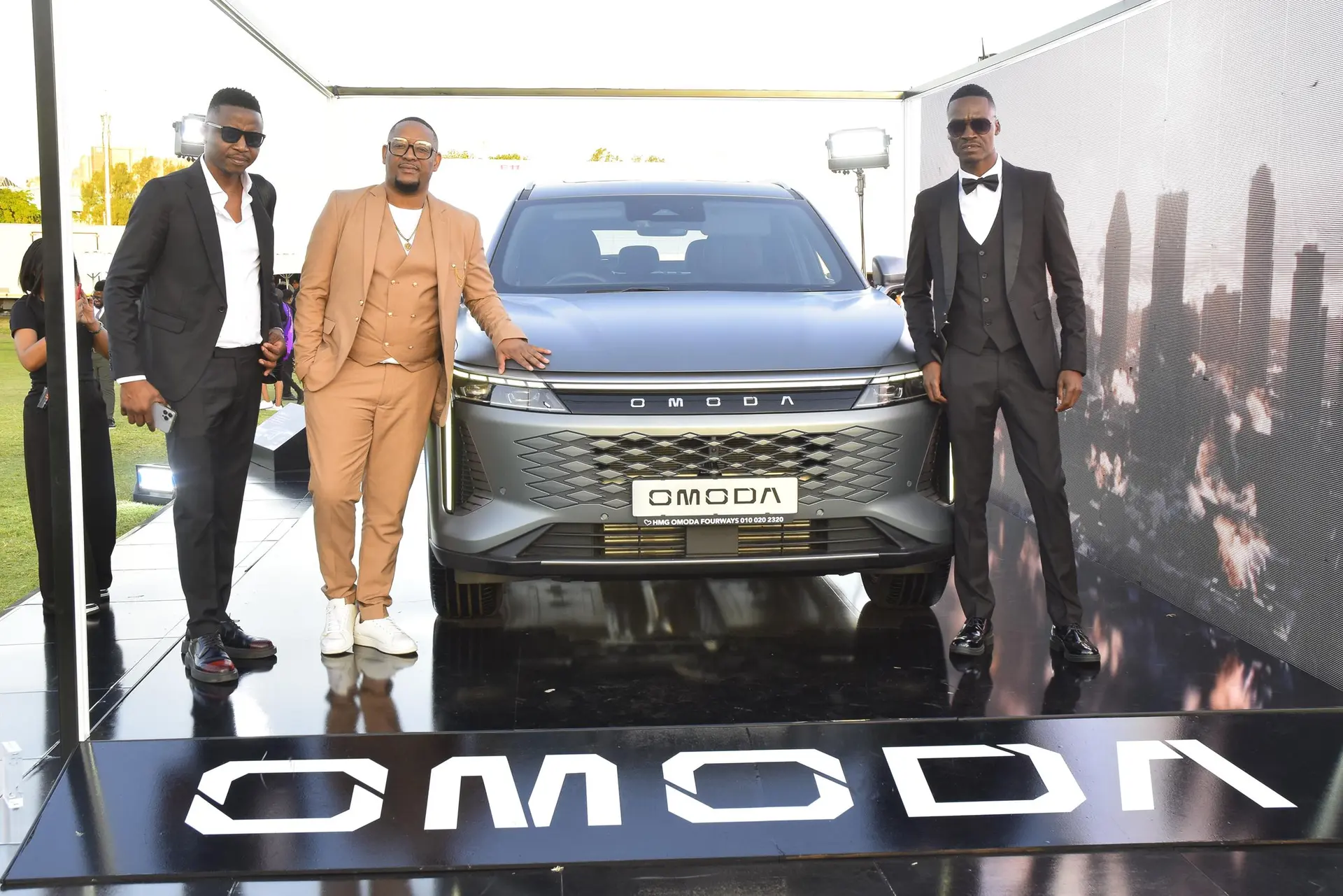 OMODA stuns as official vehicle partner of Hollywoodbets Durban July