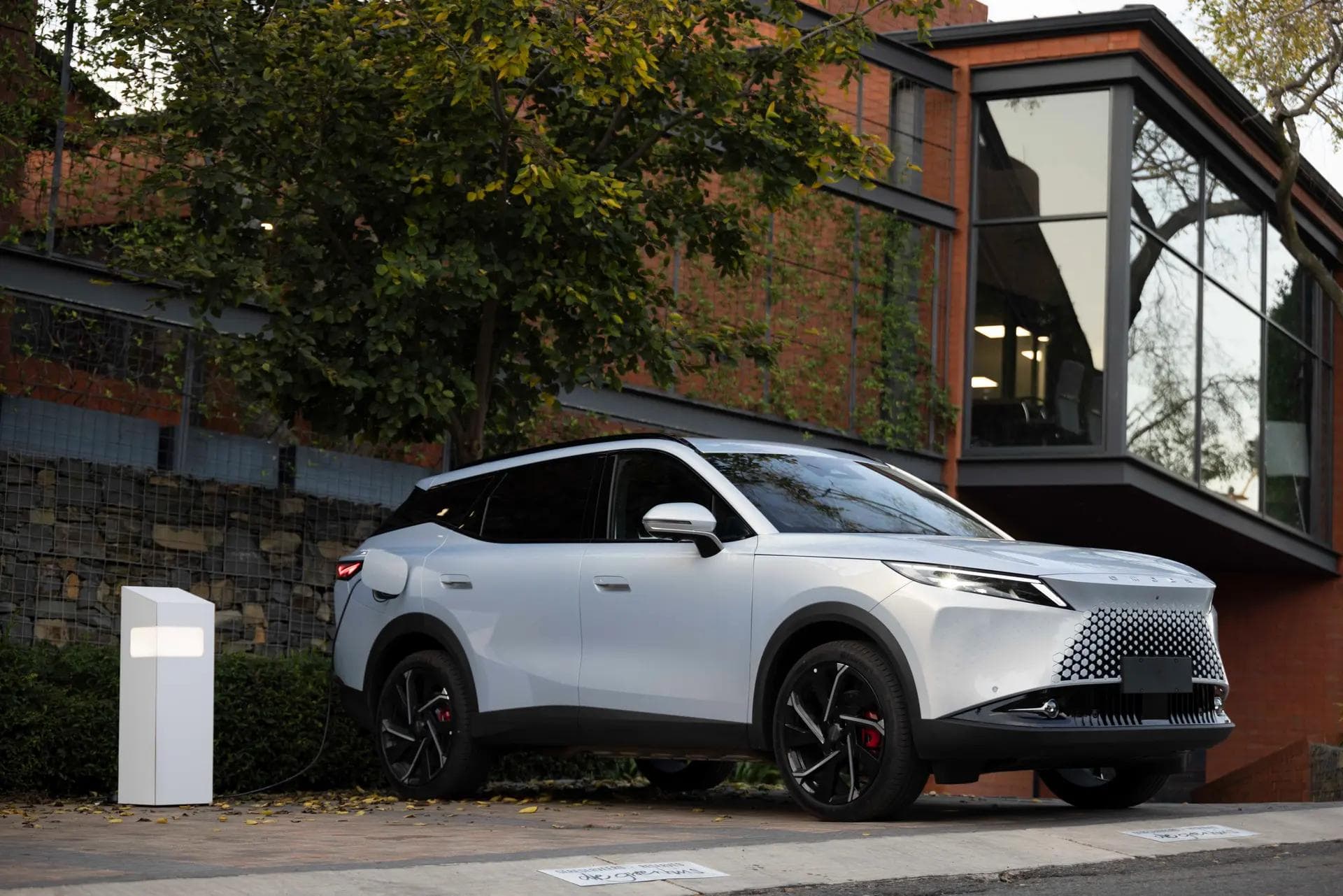 C7 SHS, C5 HEV and J5 BEV lead OMODA & JAECOO’s charge into the electrified era